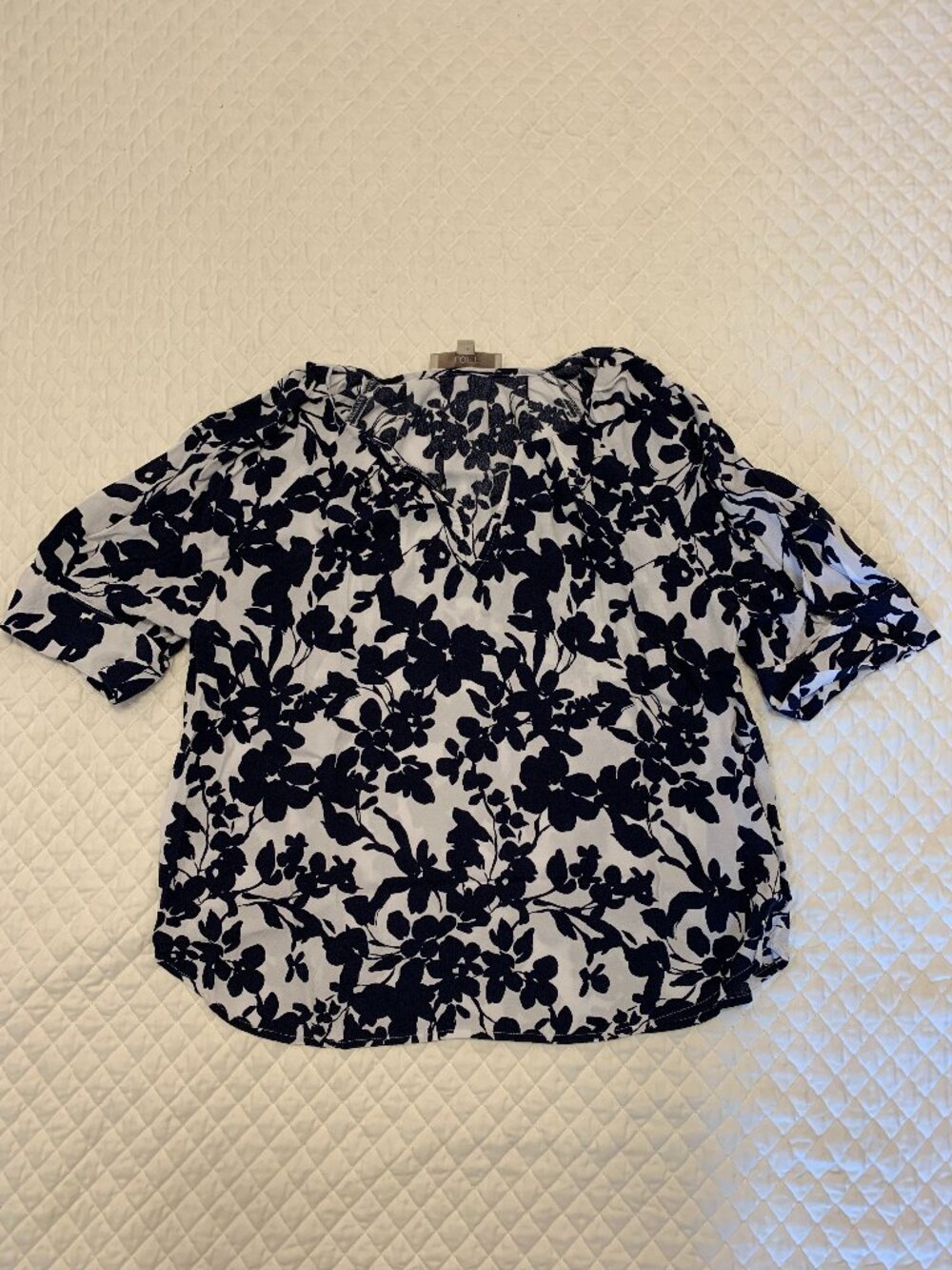 Women’s Loft Navy Floral V-Neck Half Sleeve Blouse L